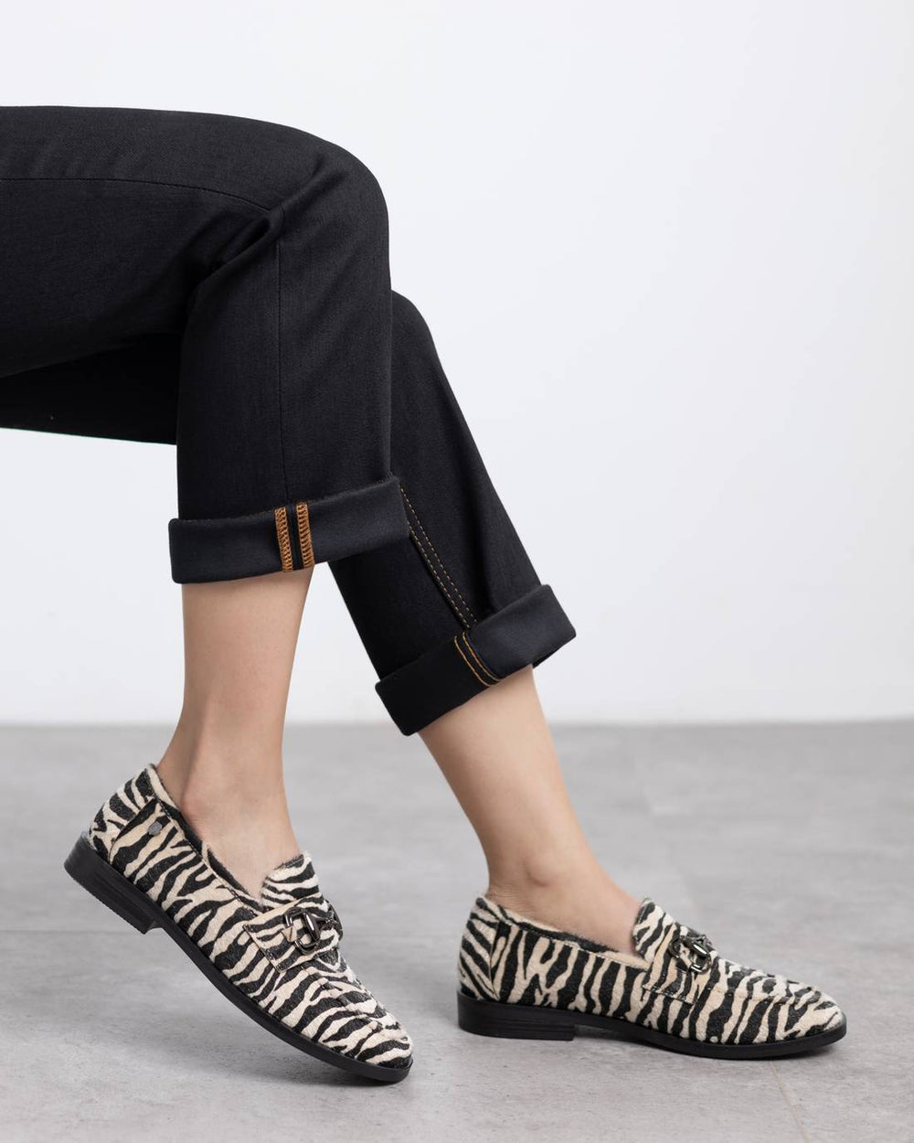 CARMELA 162697 ZEBRA LOAFER