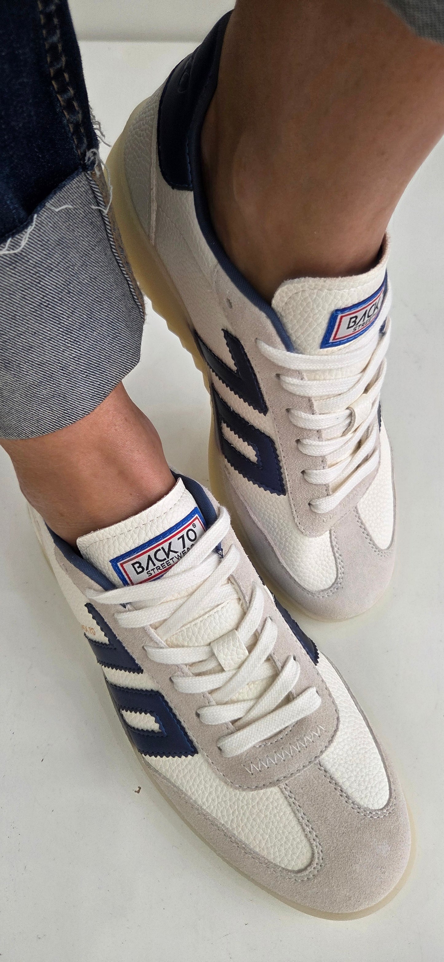 BACK70 BOSTON WHITE/ICE METALLC BLUE LEATHER TRAINER