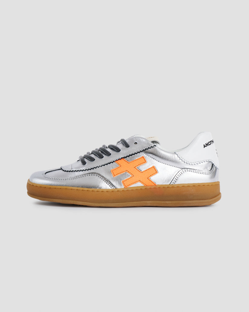 ANOTHER TREND SILVER LEATHER TRAINER