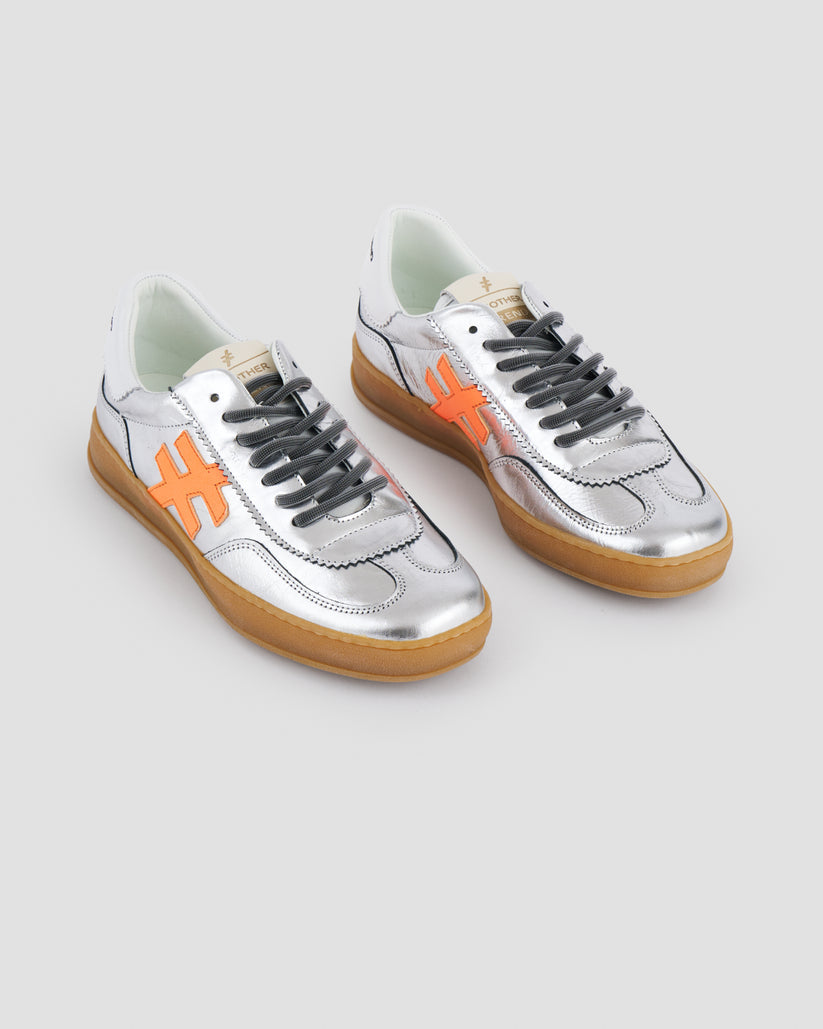 ANOTHER TREND SILVER LEATHER TRAINER