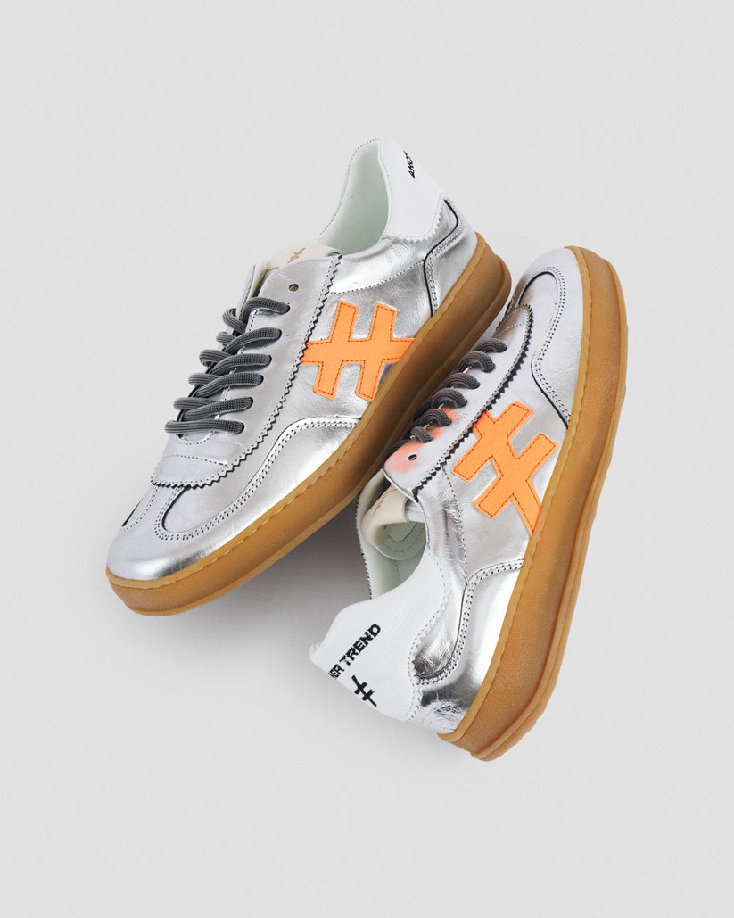 ANOTHER TREND SILVER LEATHER TRAINER