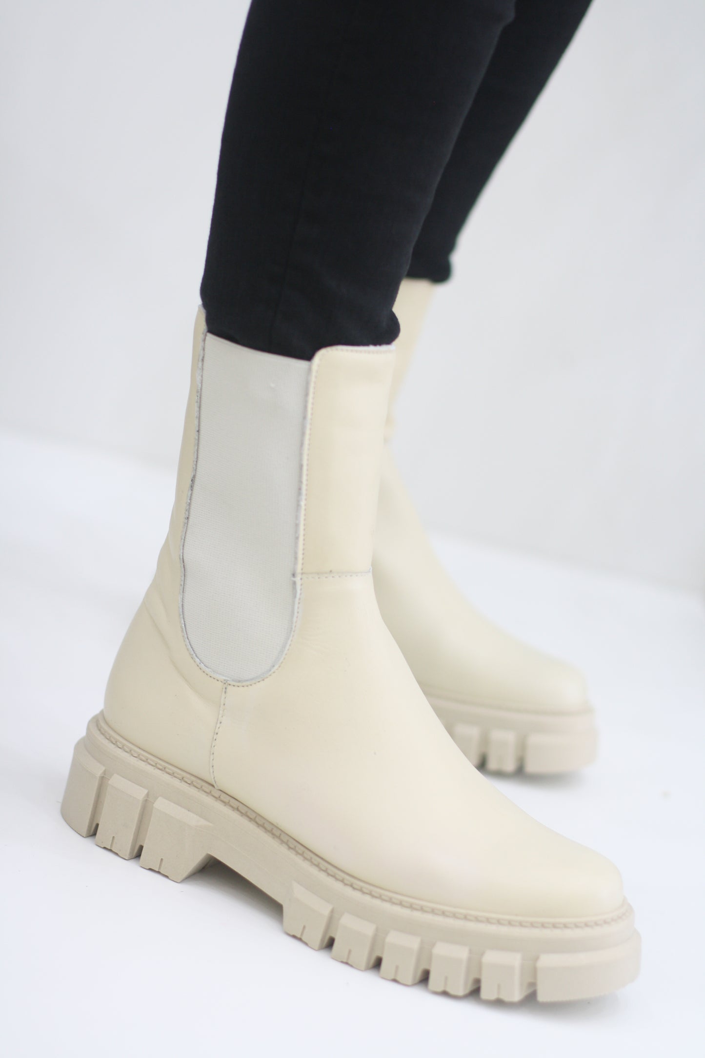 PITILLOS 5384 CREAM LEATHER CHUNKY CHELSEA BOOT