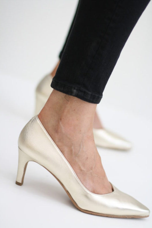 BRENDA ZARO 1070 GOLD LEATHER HEELS