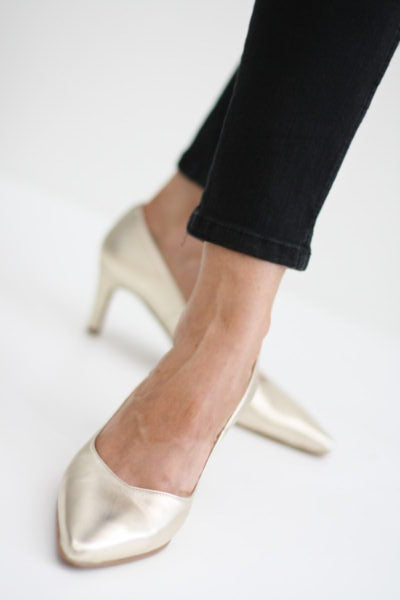 BRENDA ZARO 1070 GOLD LEATHER HEELS