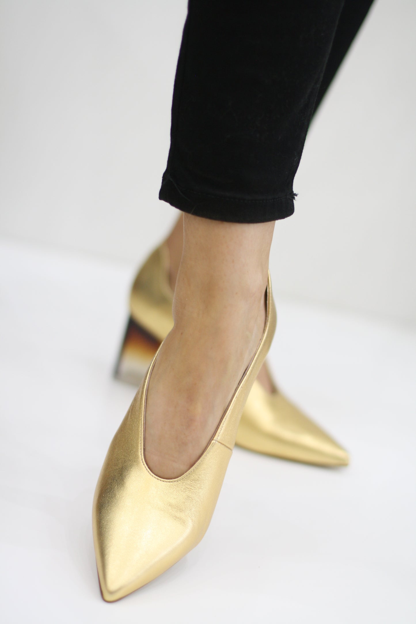 MARIAN 2915 BRIGHT GOLD LEATHER BLOCK HEEL
