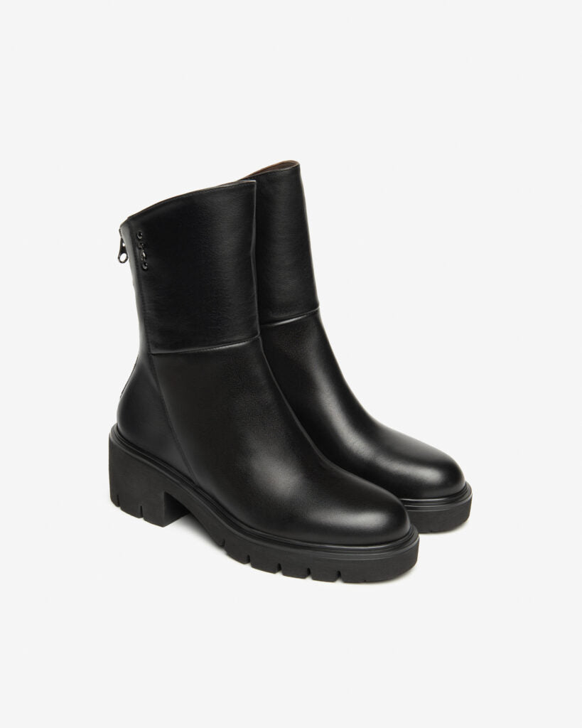 NeroGiardini I514818D black leather boot