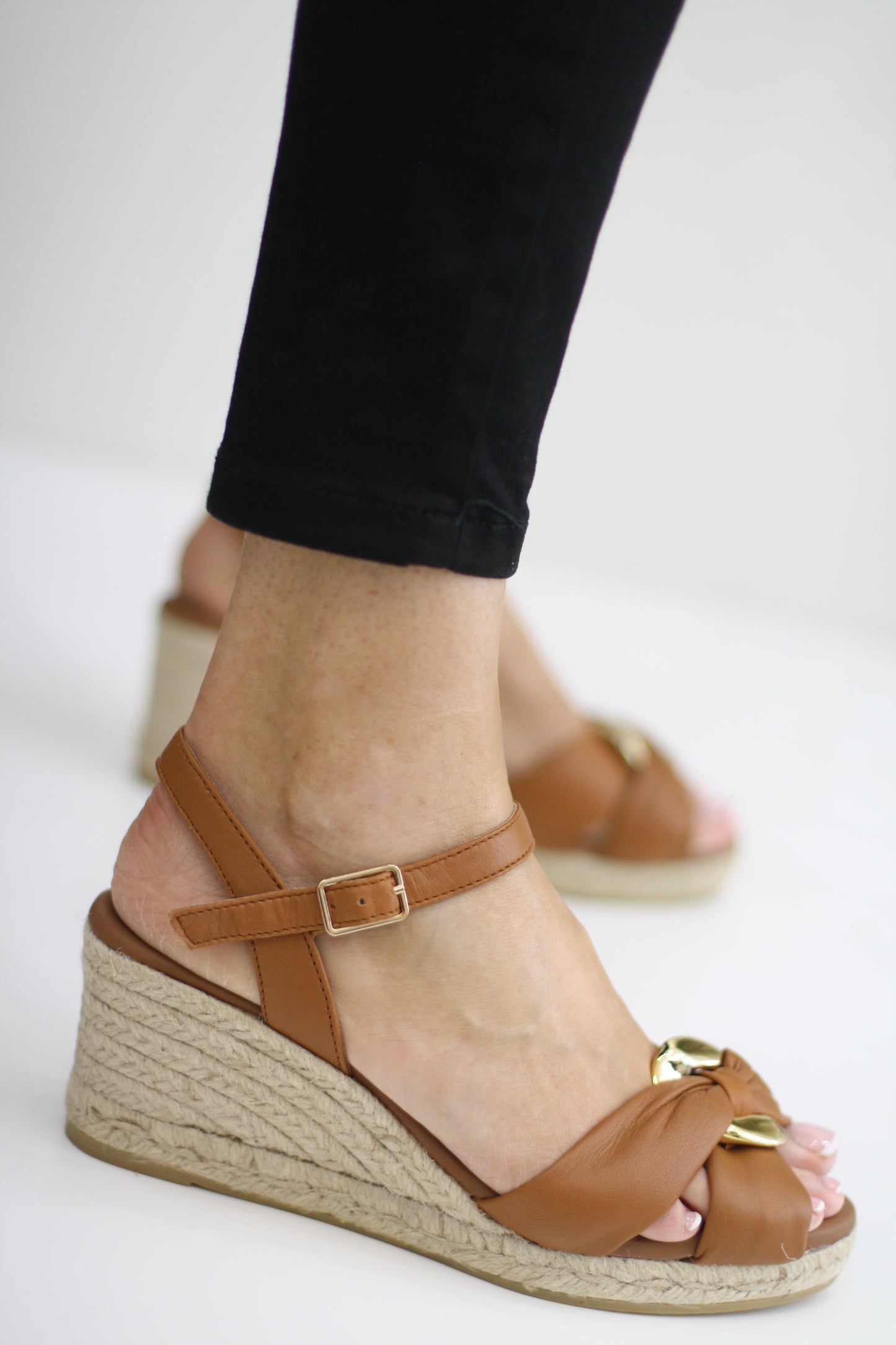 VIGUERA 2136 TAN LEATHER  ESPADRILLE WEDGES