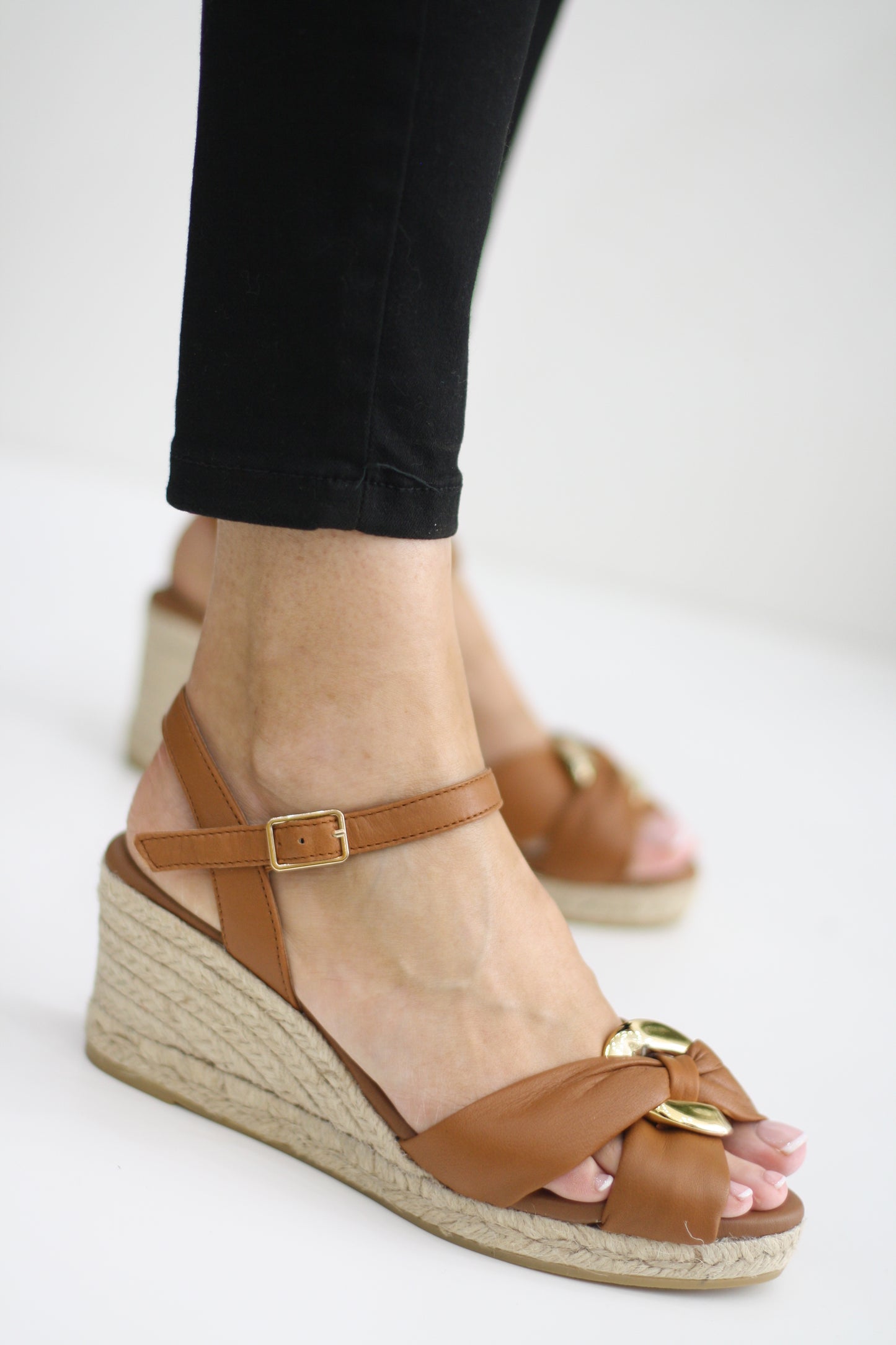 VIGUERA 2136 TAN LEATHER  ESPADRILLE WEDGES
