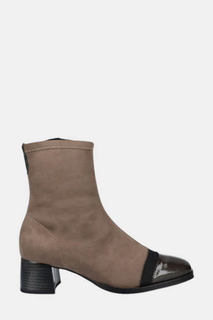 D'CHICAS 4730 TAUPE/BLACK SUEDE SOCK BOOT