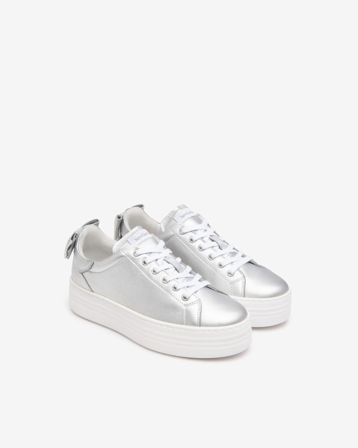 NEROGIARDINI E513020 SILVER BOW LEATHER TRAINERS