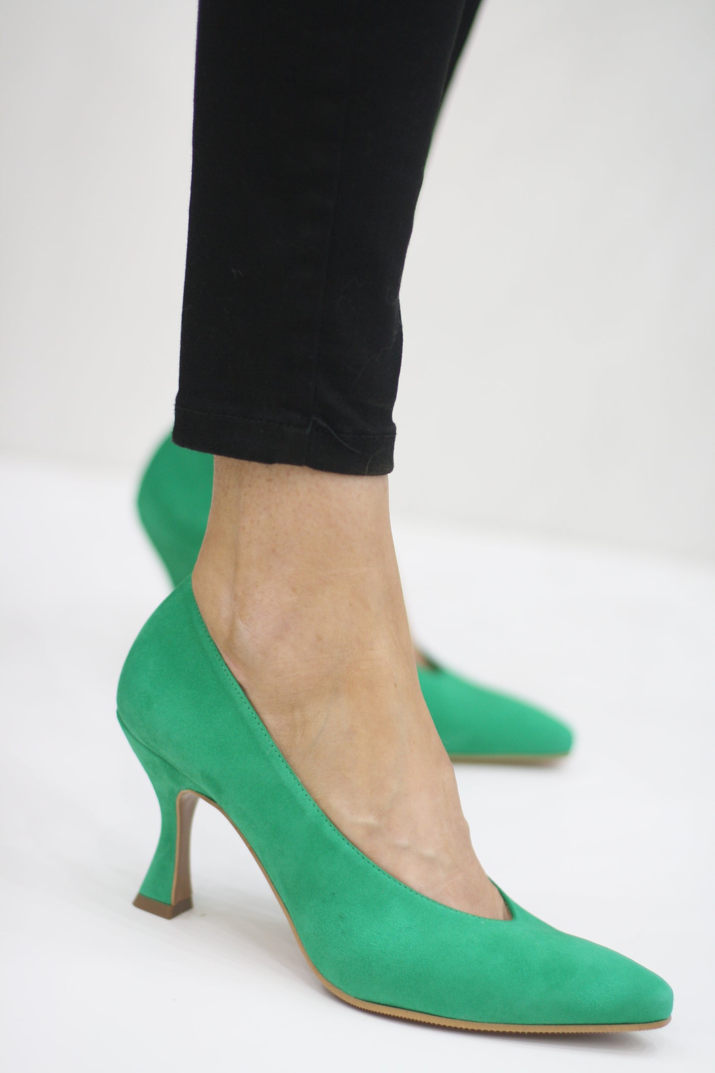 MARIAN 4601 GREEN SUEDE HEELS