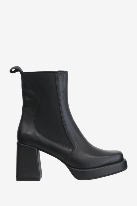 REPO 23612 BLACK LEATHER HEELED BOOT