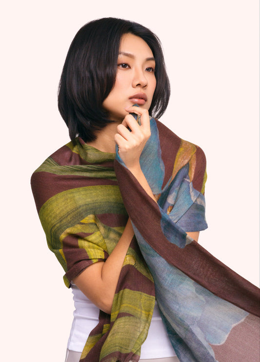 POWDER IRIS WOOL SCARF