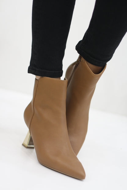 MENBUR 24481 CAMEL HEELED BOOT